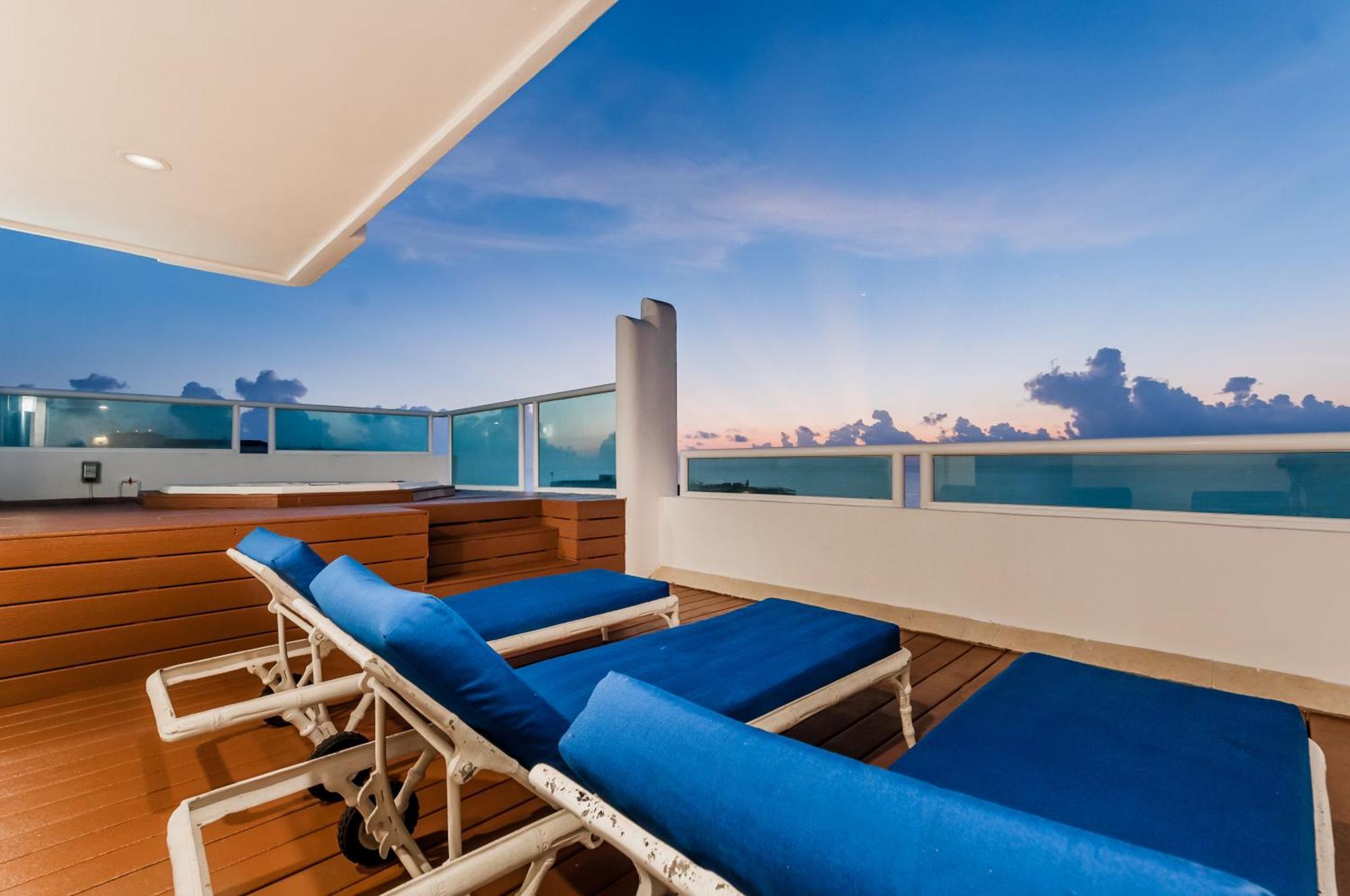 Brisas Beachfront Penthouses Cancún Zewnętrze zdjęcie