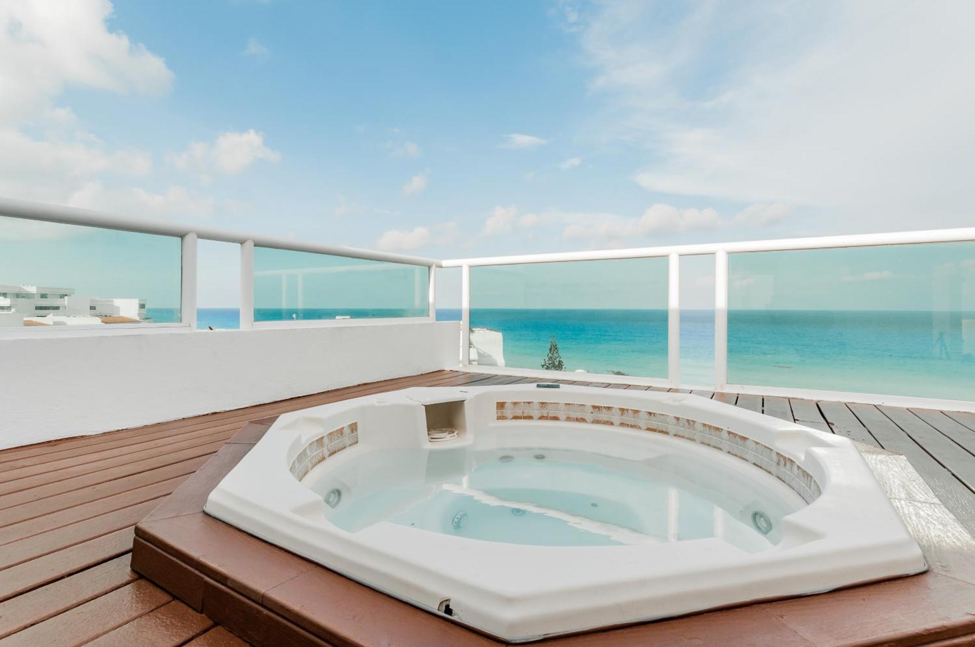 Brisas Beachfront Penthouses Cancún Zewnętrze zdjęcie